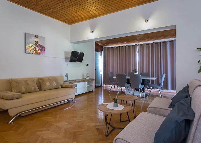 Nede Apartment *