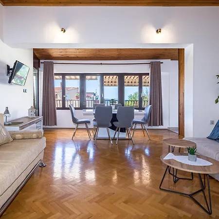 Nede Apartment *