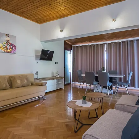 Nede Apartment *