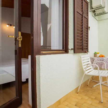 Apartment Nede *