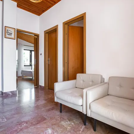 Nede Apartment